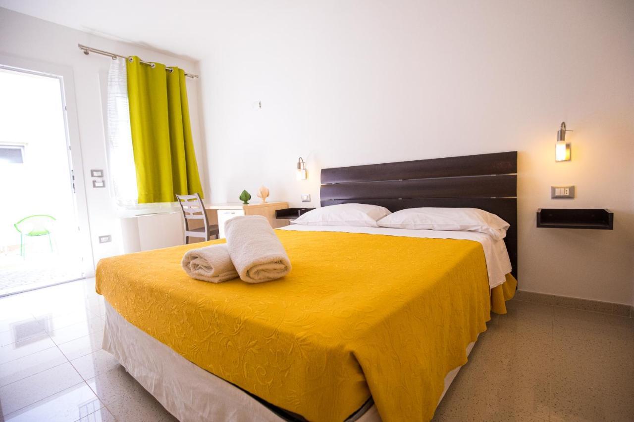 Donnosanto Residence Torre Santa Sabina Eksteriør billede