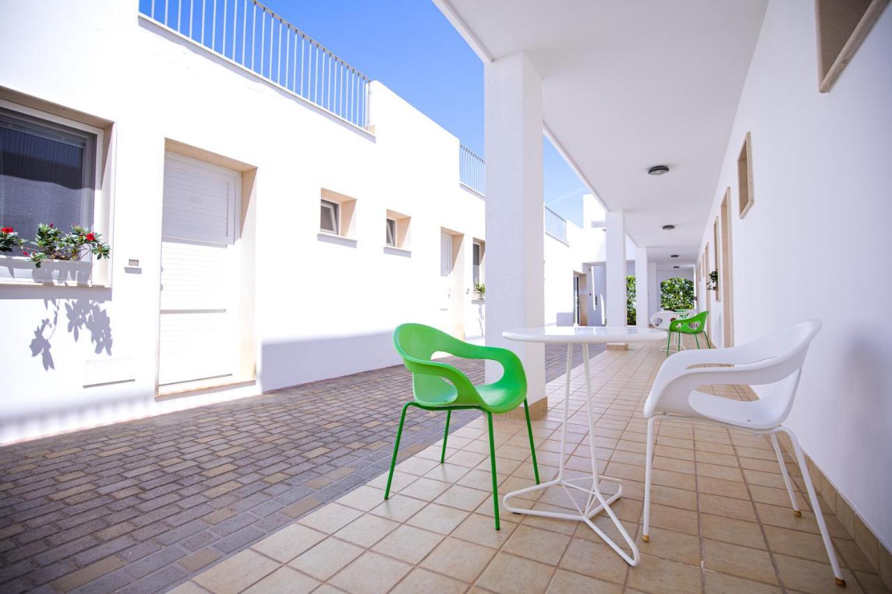 Donnosanto Residence Torre Santa Sabina Eksteriør billede