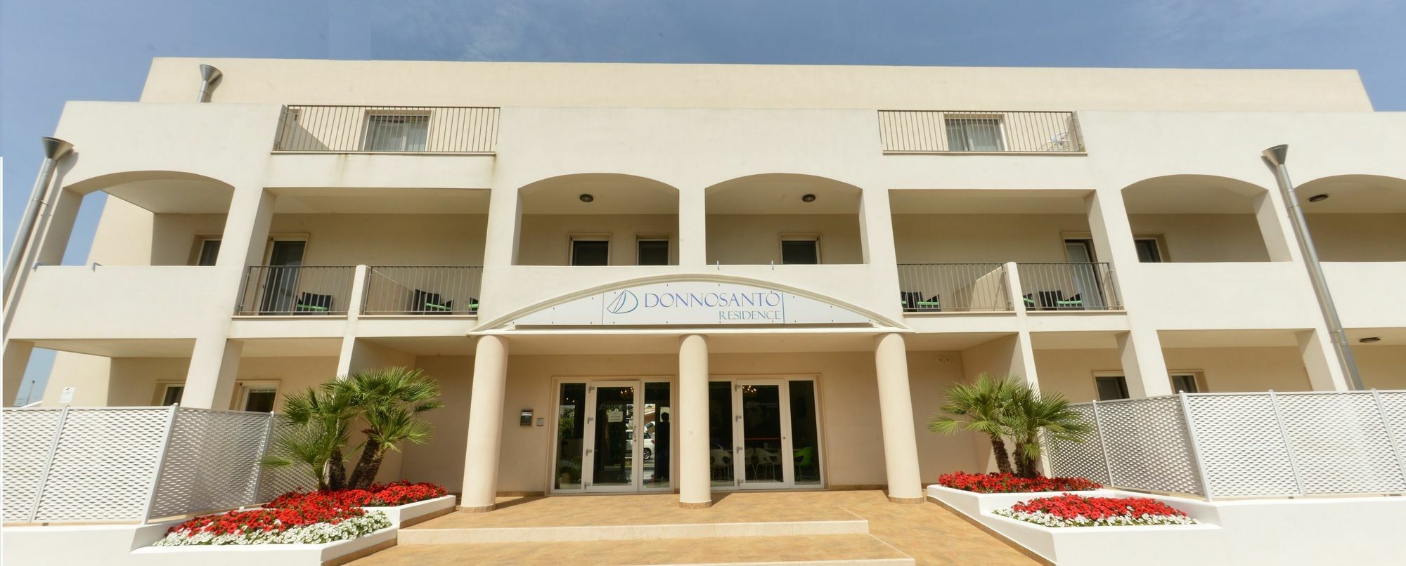 Donnosanto Residence Torre Santa Sabina Eksteriør billede